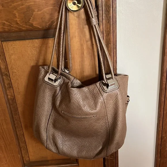 B Makowsky purse excellent condition - Picture 2 of 3